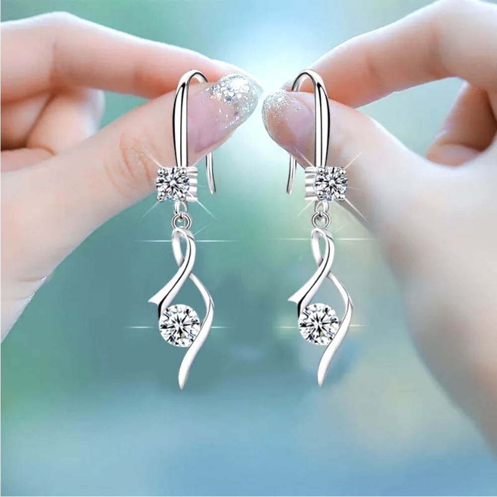 Beautiful 925 Silver White Sapphire Drop Earrings